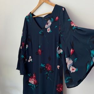 White House Black Market Floral V Neck Shift Dress NWT 12